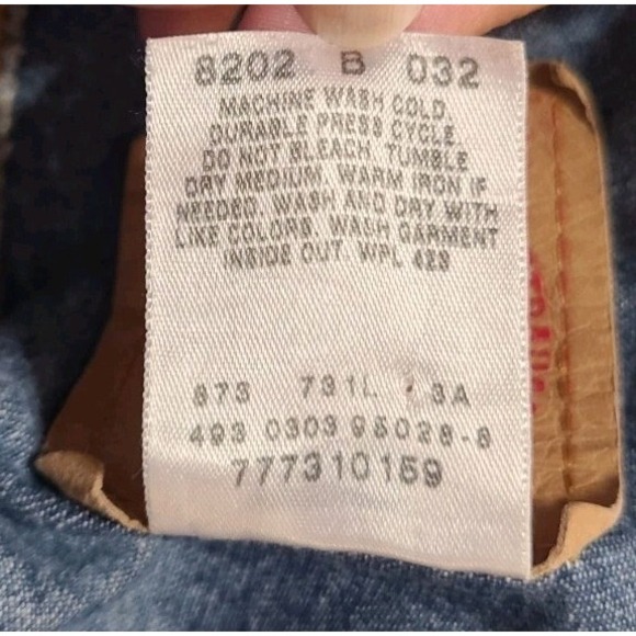 Levi's Women's Denim Jean Jacket Medium P/M Petite – Custom Embroidered Patches - Picture 7 of 10